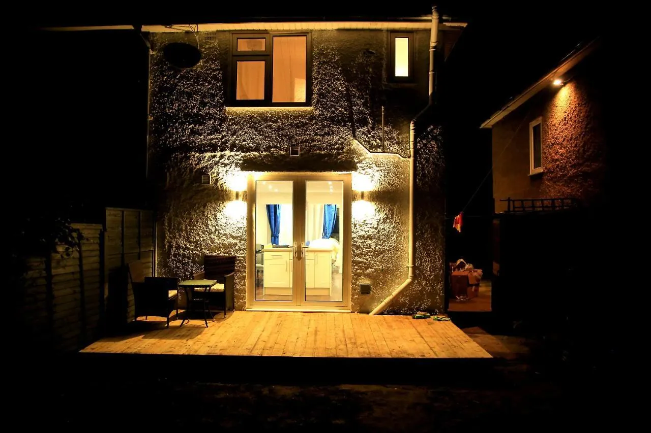 Holiday home A Modern, Comfy Newly Remodeled 2Bd House Villa Barking